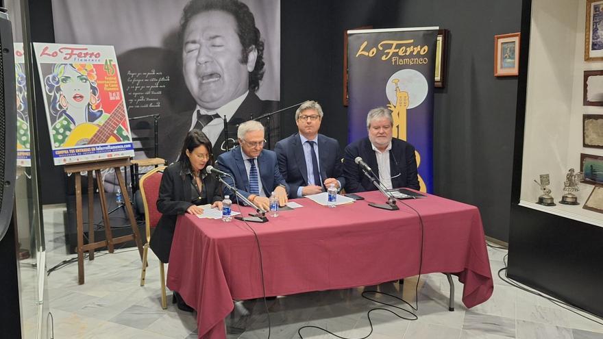 Autoridades en la presentación del cartel. / V. REQUENA