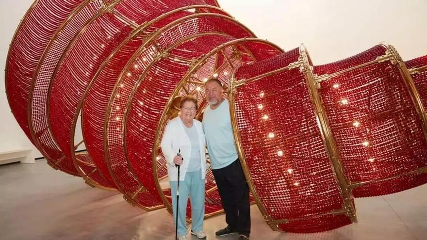 Helga junto a Ai Wewei. / EPE