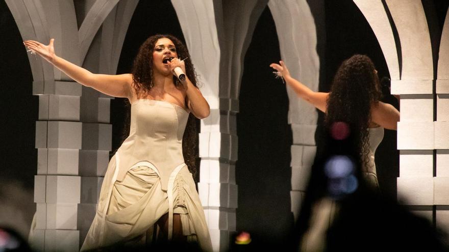 La cantante Lachispa actúa durante la primera semifinal del Benidorm Fest 2025 / EUROPA PRESS