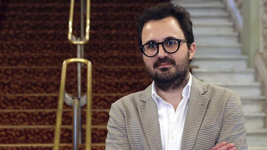 El abulense Benjamín G. Rosado gana el Premio Biblioteca Breve con 'El vuelo del hombre'. / EFE