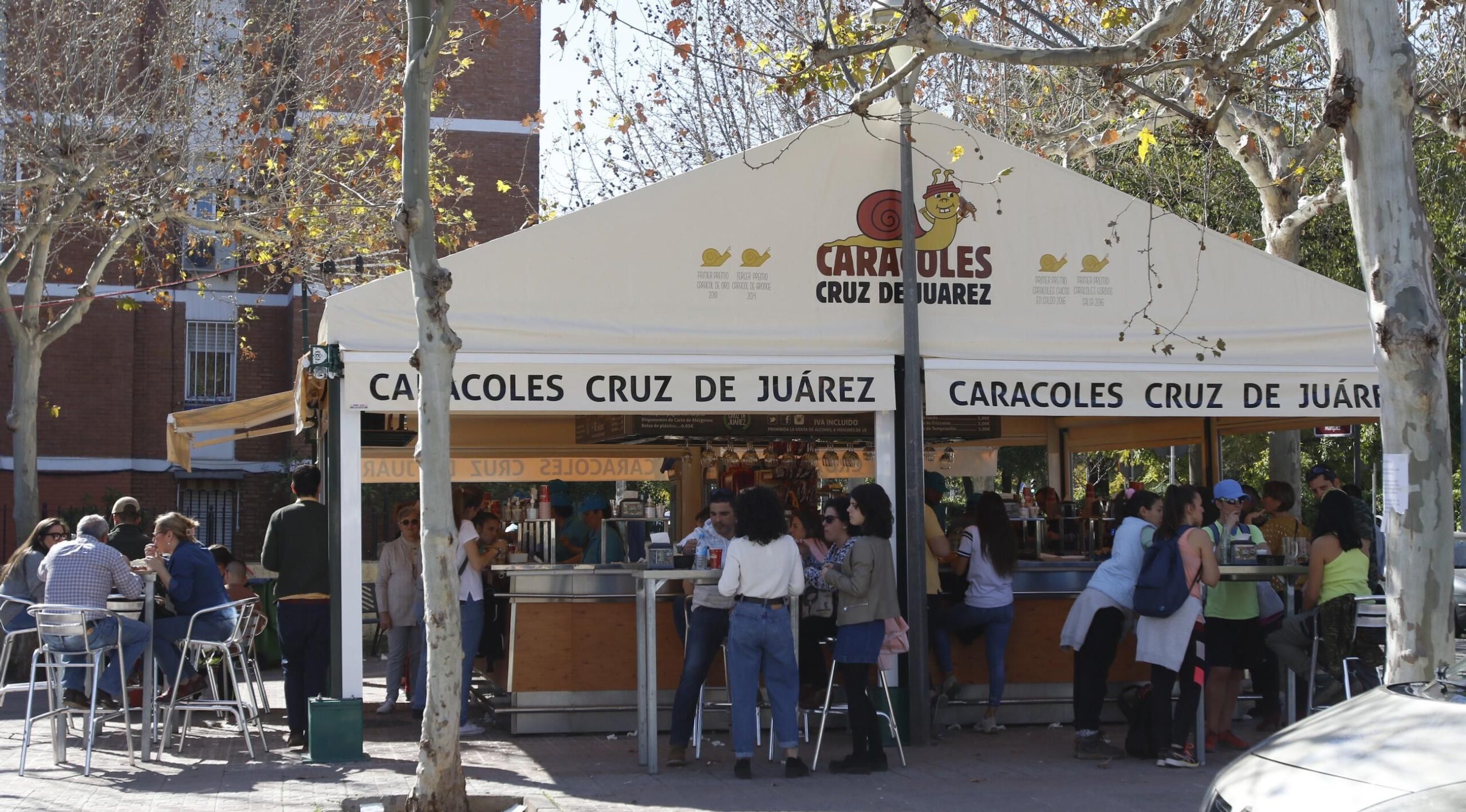 Puesto de caracoles Cruz de Juárez / Juan Ayala