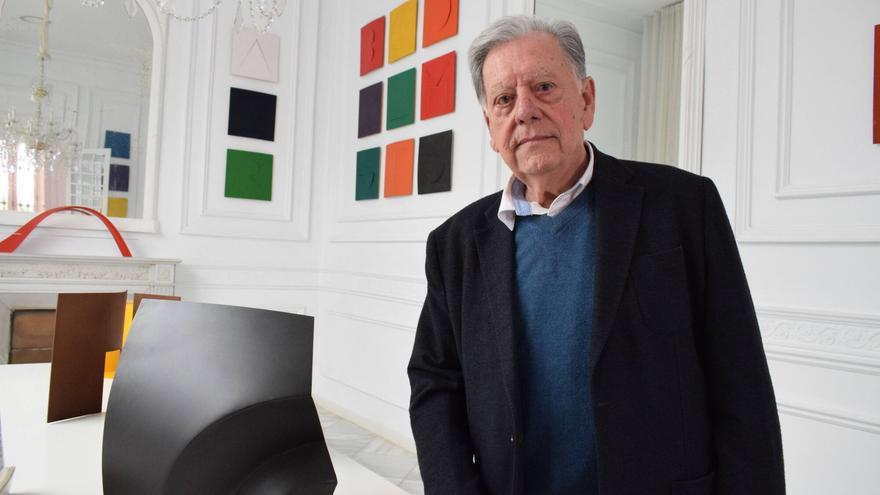 Juan Cuenca, diseñador, arquitecto y fundador de Equipo 57, presenta su primera exposición individual en Sevilla / Jorge Jiménez