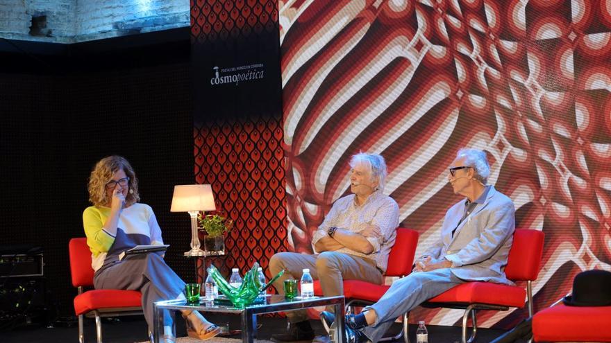 Millás y Arsuaga conversan con Marta Jiménez en Cosmopoética. / CÓRDOBA