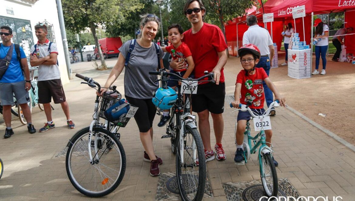 Día de la Bicicleta en Córdoba ÁLEX GALLEGOS Cartel promocional de Revelominuto