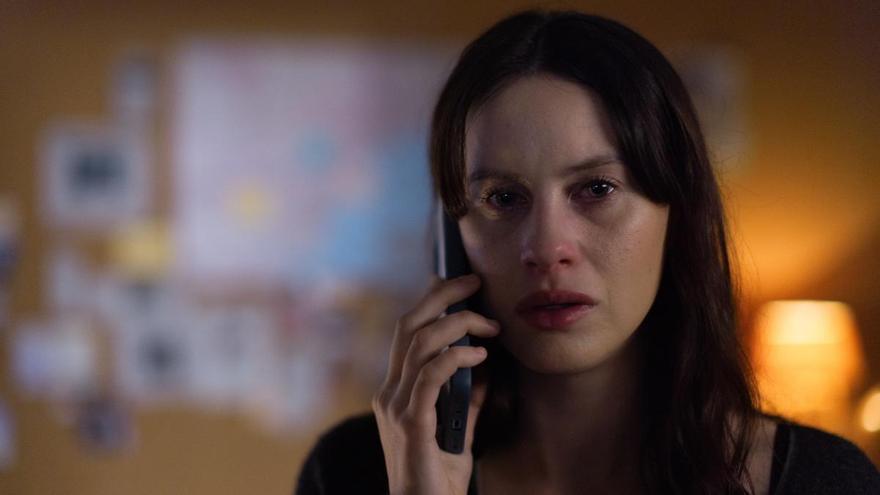 Milena Smit, en 'La chica de nieve: El juego del alma' / NETFLIX
