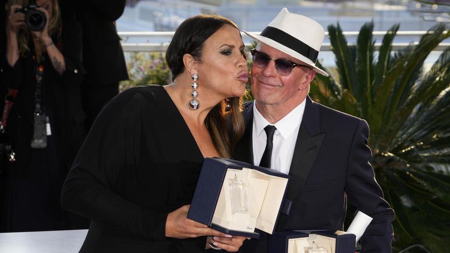 Karla Sofía Gascón y el director Jacques Audiard, en el Festival de Cannes. / EP