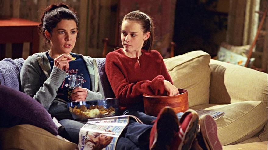 Lorelai (Lauren Graham) y Rory (Alexis Bledel), madre e hija, son 'Las chicas Gilmore'. / / Cedida