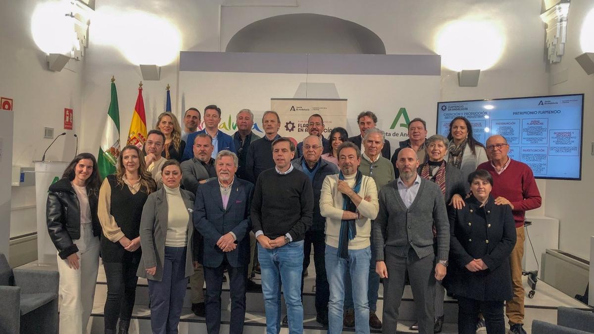 Participantes en el encuentro para diseñar el Plan Estratégico del Flamenco en Andalucía.