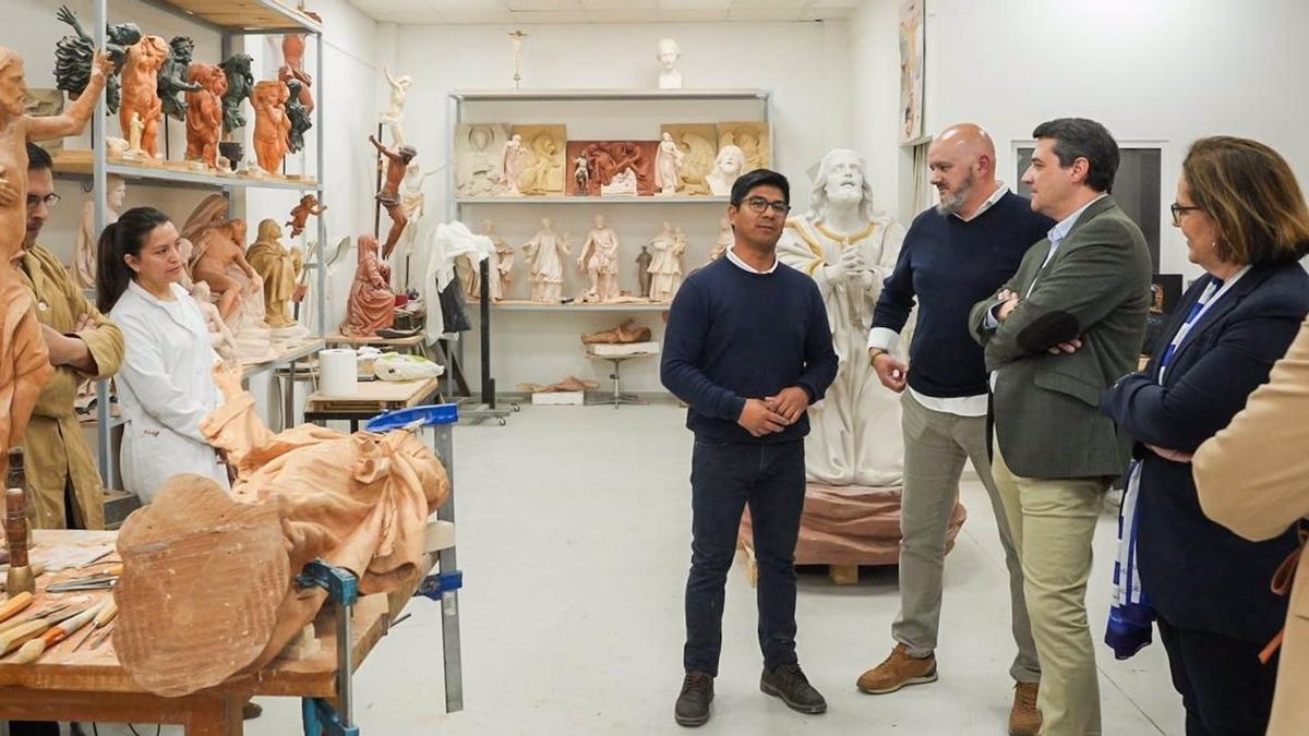 Visita a talleres de arte sacro.