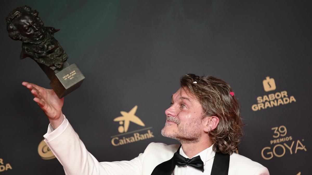 Salva Reina, con el Goya.