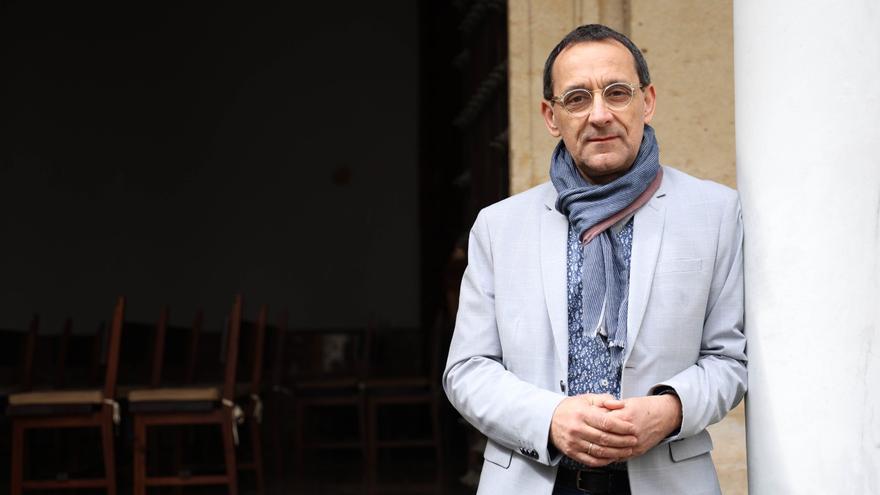 Javier Velaza, en la Fundación Antonio Gala, donde ofrecerá un recital este viernes. / Dovile Civilite