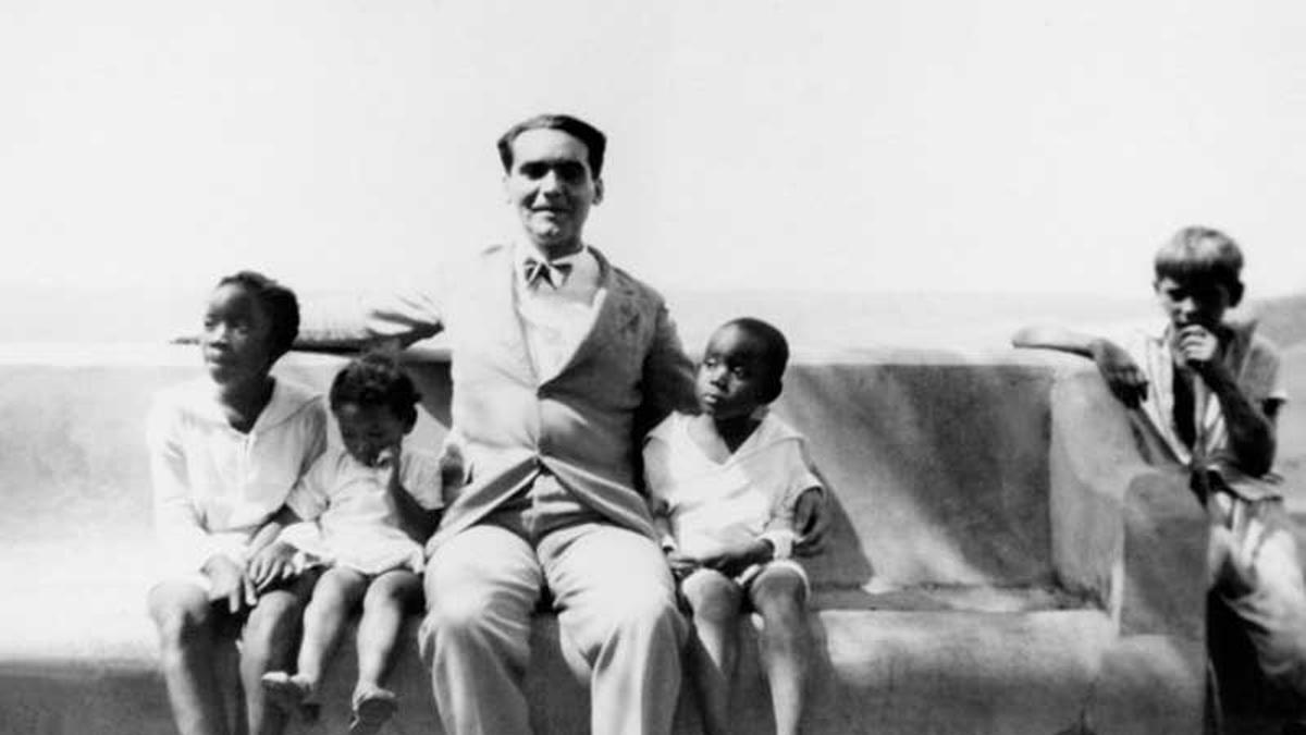 Entrevista a Antonio Manuel por el documental Lorca en La Habana ÁLEX GALLEGOS Entrevista a Antonio Manuel por el documental 'Lorca en La Habana' Álex Gallegos