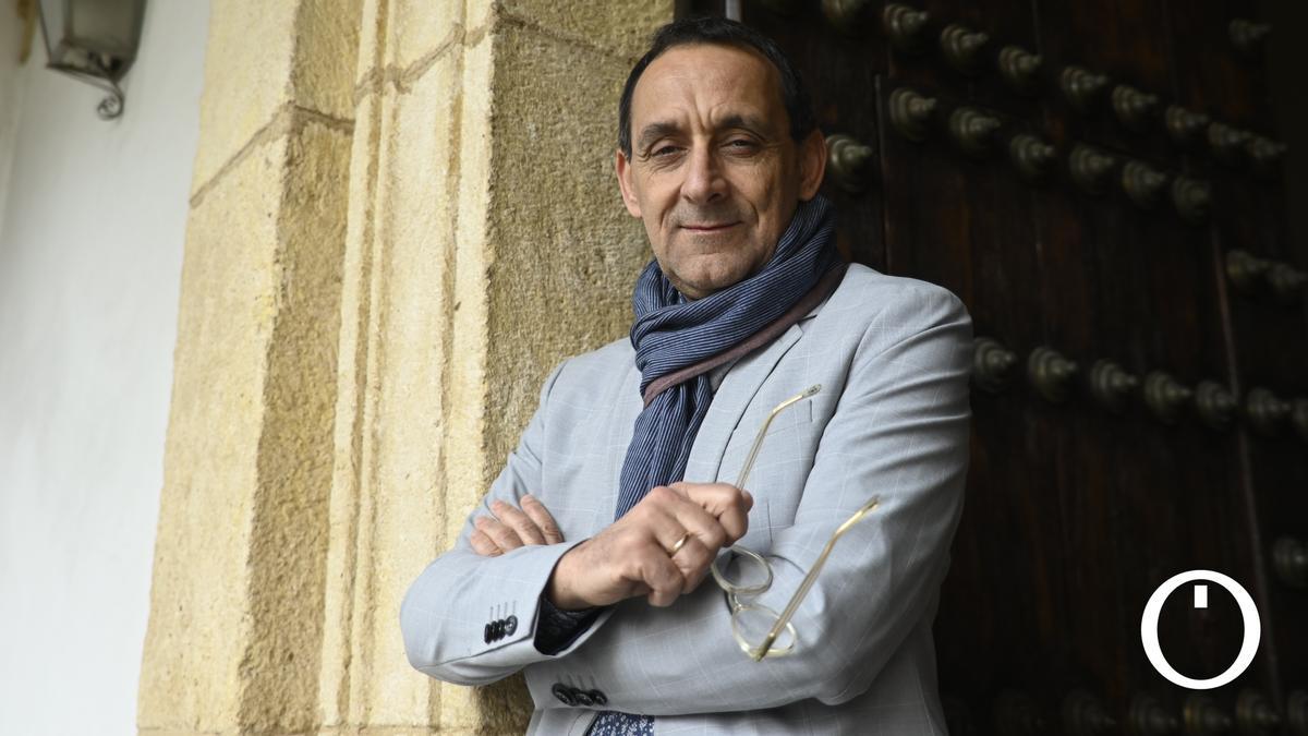 Javier Velaza, ganador del Premios Loewe J.M.Ayala Visita de los ganadores del Premio Loewe a la Fundación Antonio Gala J.M. Ayala El escritor y artista, Omar Castro J.M. Ayala