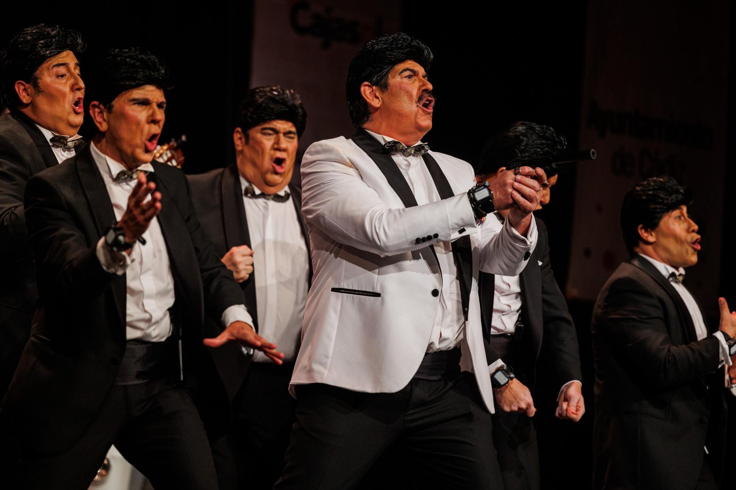 Chirigota 'Los James Bond que da gloria verlos' / Lourdes de Vicente