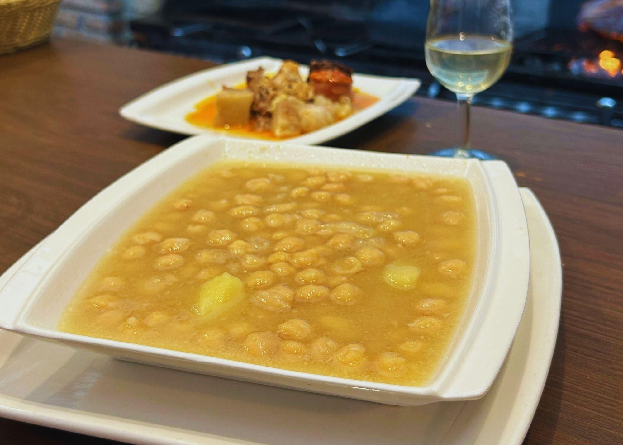 Cocido de Restaurante El Churrasco / @Juusogastro