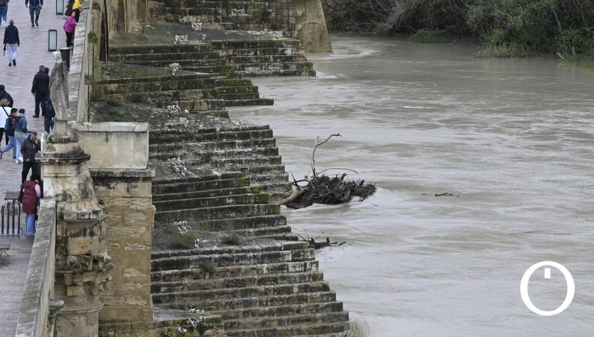 Crecida del río Guadalquivir a su paso por Córdoba J. M. AYALA