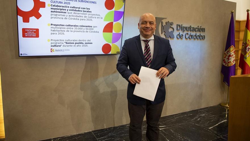 Gabriel Duque, en la presentación de las subvenciones de Cultura de la Diputación de Córdoba. / CÓRDOBA