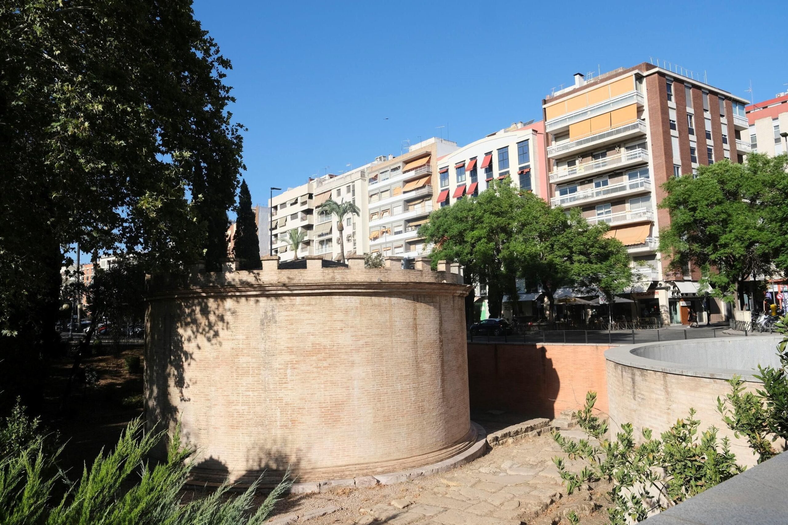 Puerta Gallegos en Córdoba / Juan Ayala