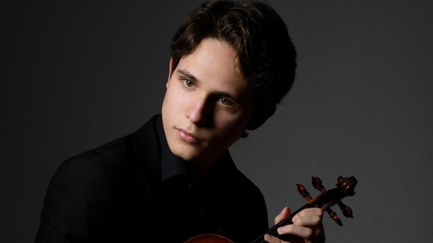 Javier Comensaña, violinista sevillano. / Enrique Estudio Fotografía