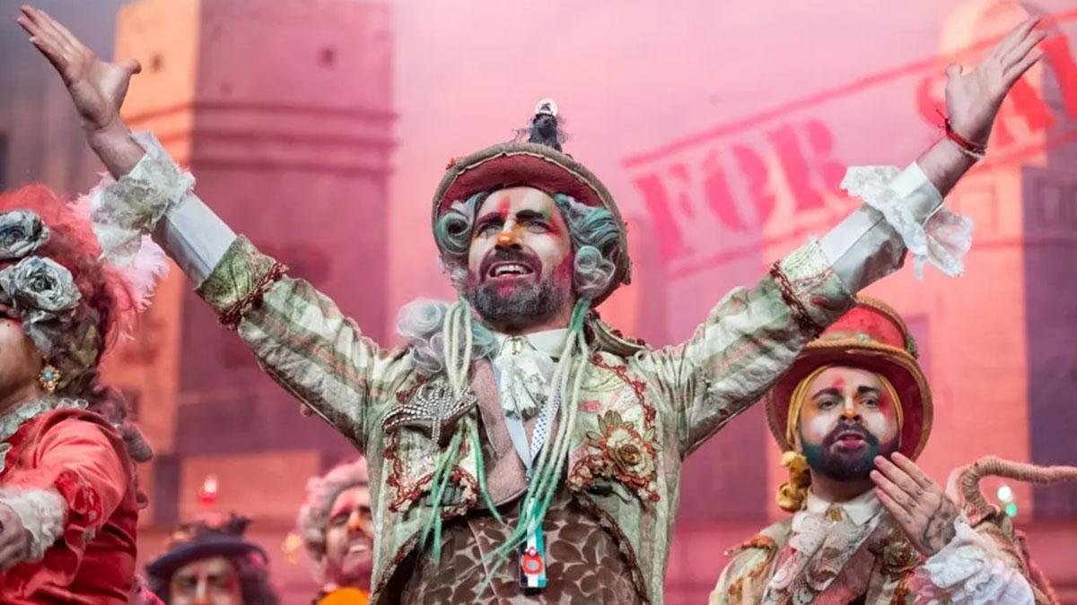 Jesús Bienvenido con su comparsa 'Las Ratas' Ayuntamiento de Cádiz Jesús Bienvenido con su comparsa 'Las Ratas' Ayuntamiento de Cádiz Comparsa 'Las ratas'. Ayuntamiento de Cádiz. Jesús Bienvenido con su comparsa 'Las Ratas' Ayuntamiento de Cádiz