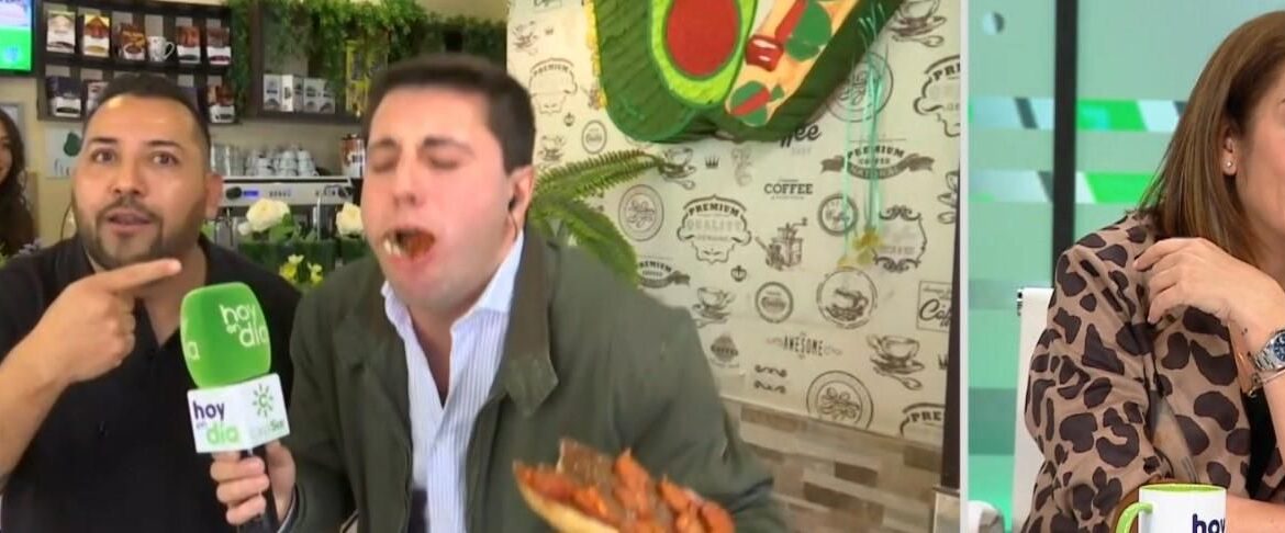 El reportero Javier Fuentes en el Bar Vianco de Córdoba / Canal Sur