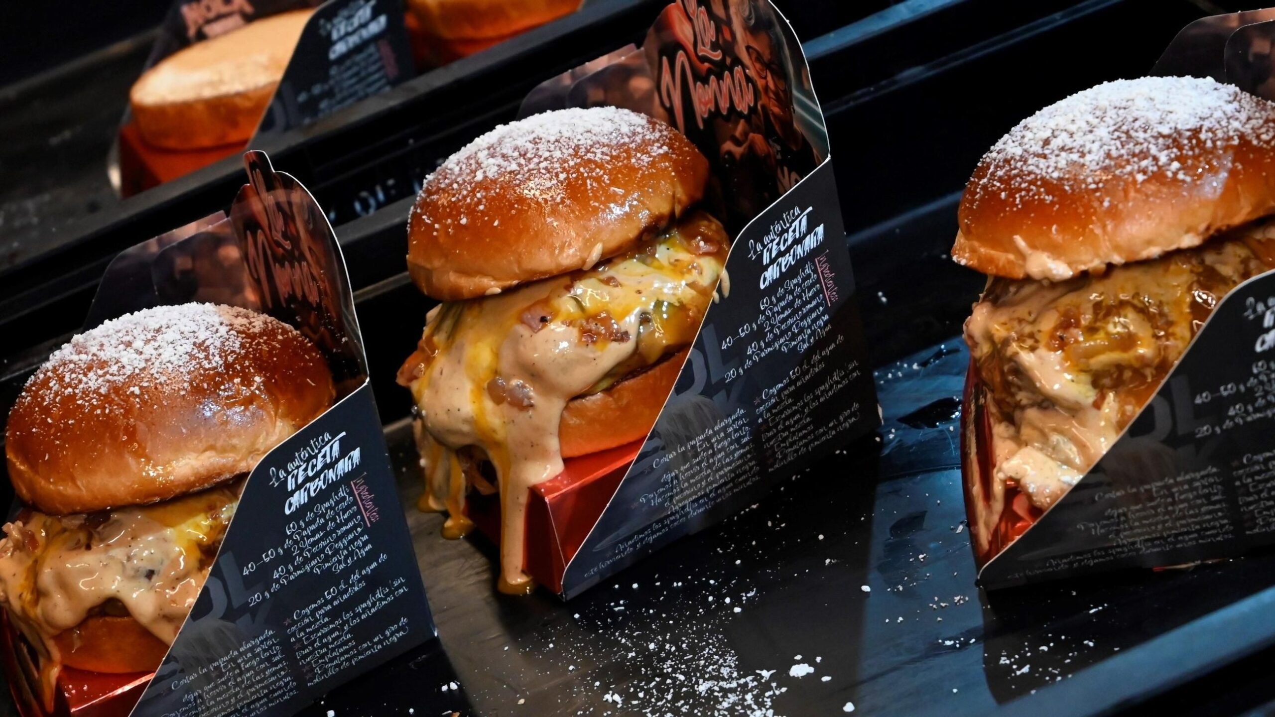 Una de las hamburguesas que se puede probar estos días en The Champions Burger Córdoba. / Juan Ayala