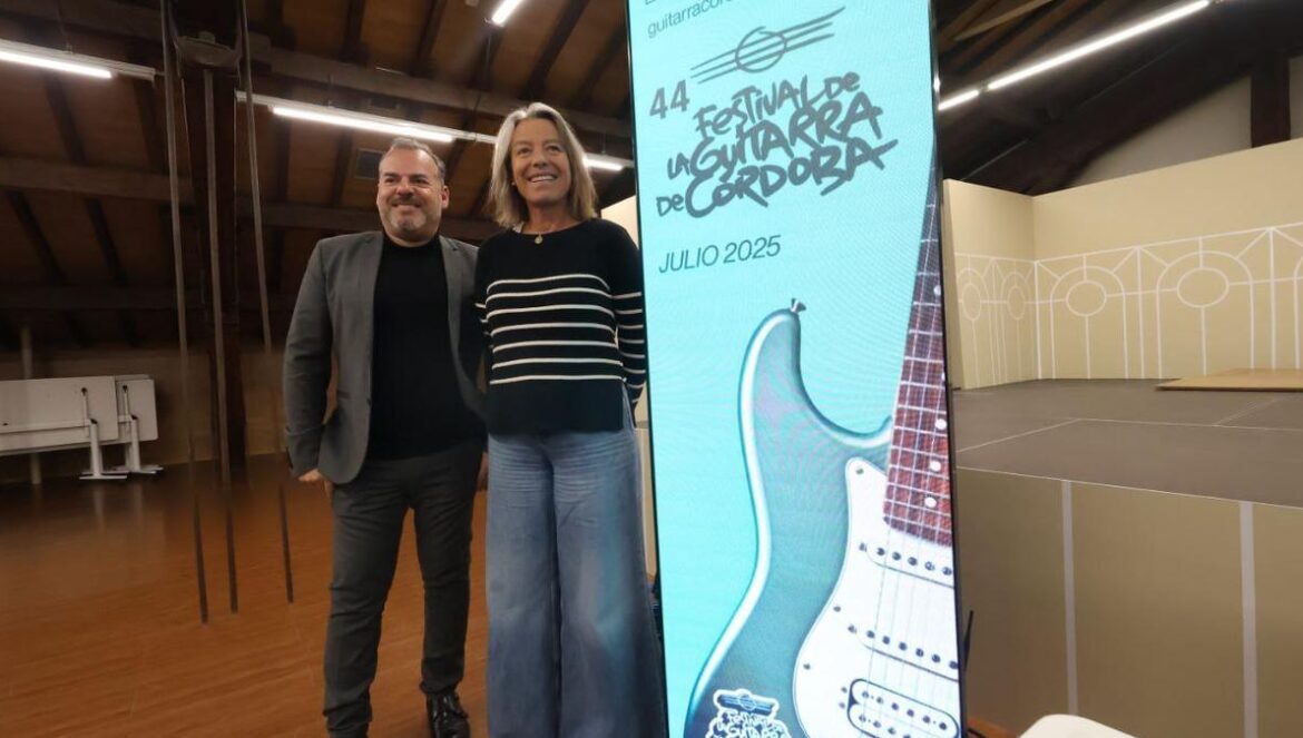 El gerente del IMAE, Luis Flores, y la concejala de Cultura, Isabel Albás RAFA MELLADO