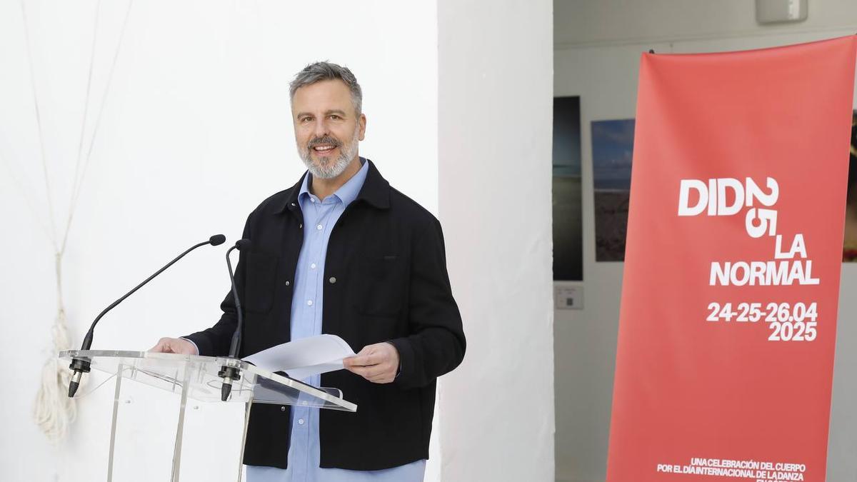 El coreógrafo Antonio Ruz, director del Centro Coreográfico La Normal. Presentación de los actos del Día Mundial de la Danza.