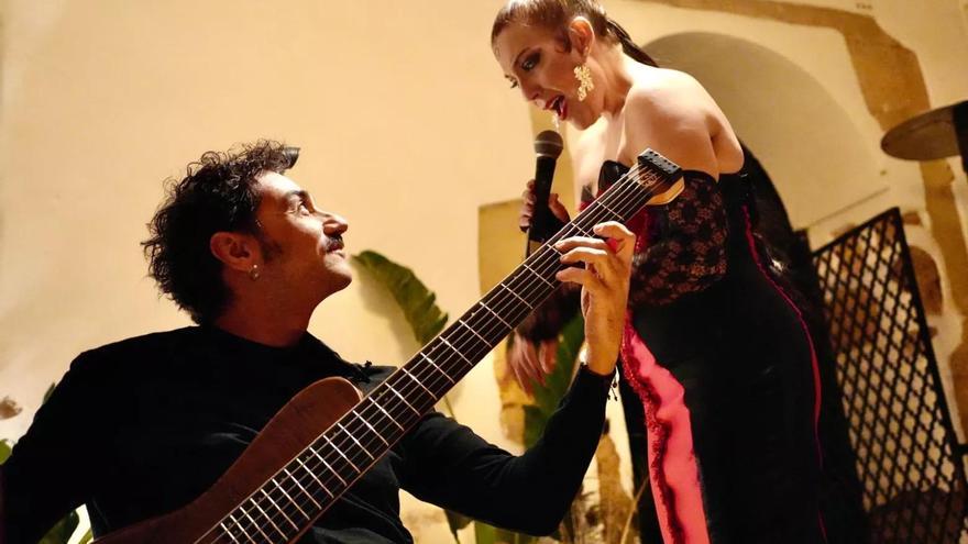 La Trini y Sergio Di Finizio en el preestreno de 'Bajo el hilo rojo'. / Samira Ouf