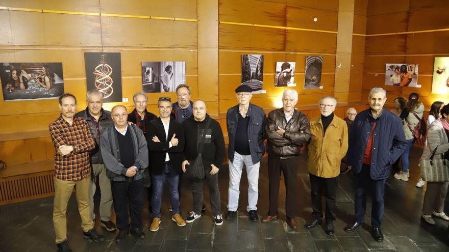 Foto de grupo de los autores de los trabajos expuestos. / A.J. GONZÁLEZ
