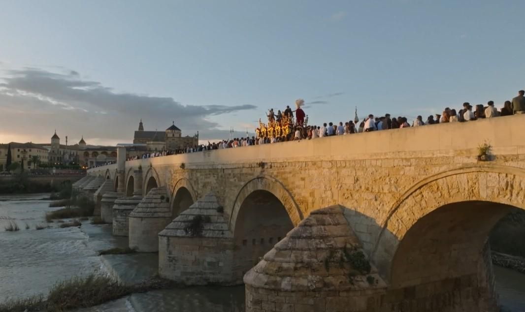 Domingo de Ramos en el Puente Romano de Córdoba / Ayuntamiento de Córdoba