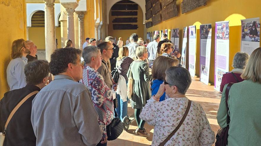 Exposición en la galería de Santa Catalina del Patio de los Naranjos. / CÓRDOBA