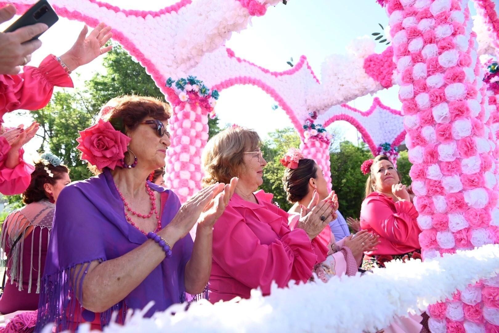 Una de las carrozas de la Romería de Santo Domingo del año pasado / Juan Ayala
