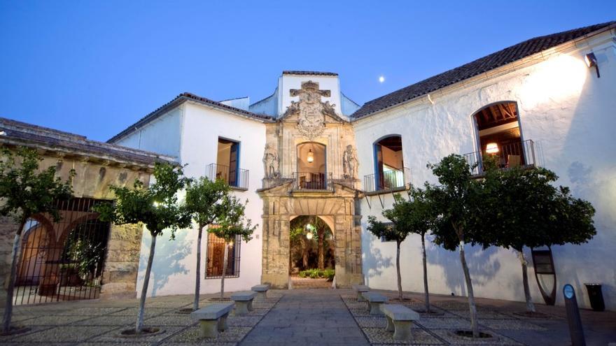 Fachada principal del Palacio de Viana, que gestiona la Fundación Cajasur. / CÓRDOBA