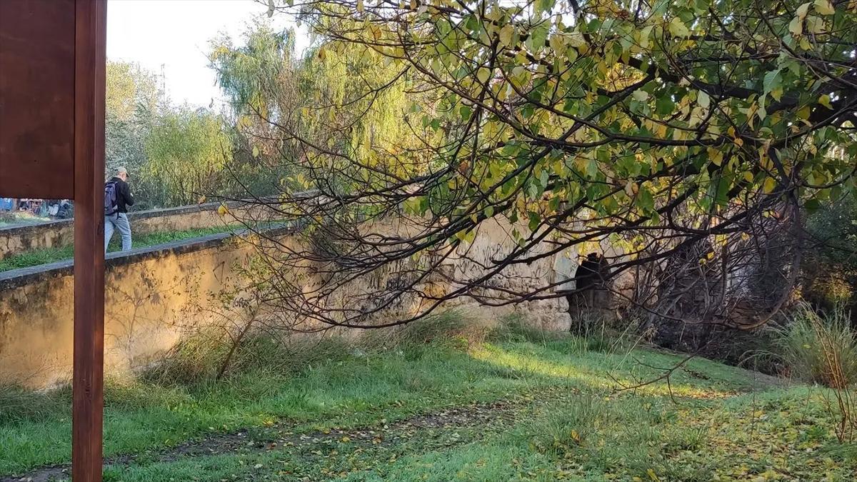 Puente Romano sobre el Arroyo Pedroche La calzada romana de la Loma de los Escalones. Excavación en Mellaria.