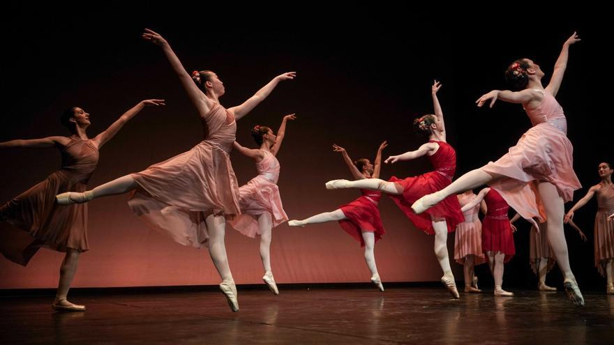 El Gran Teatro celebra el Día Internacional de la Danza con Danzabril / RAFA ALCAIDE