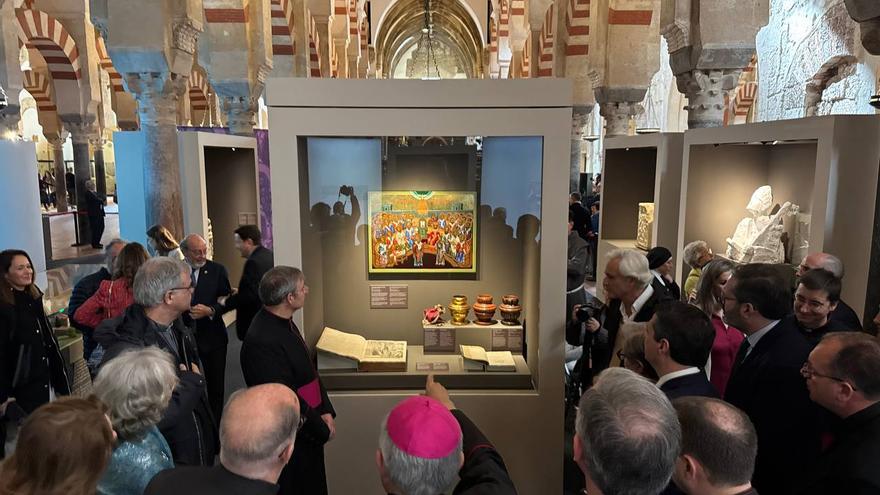 Primera visita guiada a la exposición. / Víctor Castro