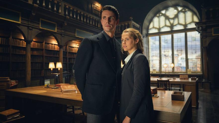 Matthew Goode y Teresa Palmer, en 'El descubrimiento de las brujas' / periodico