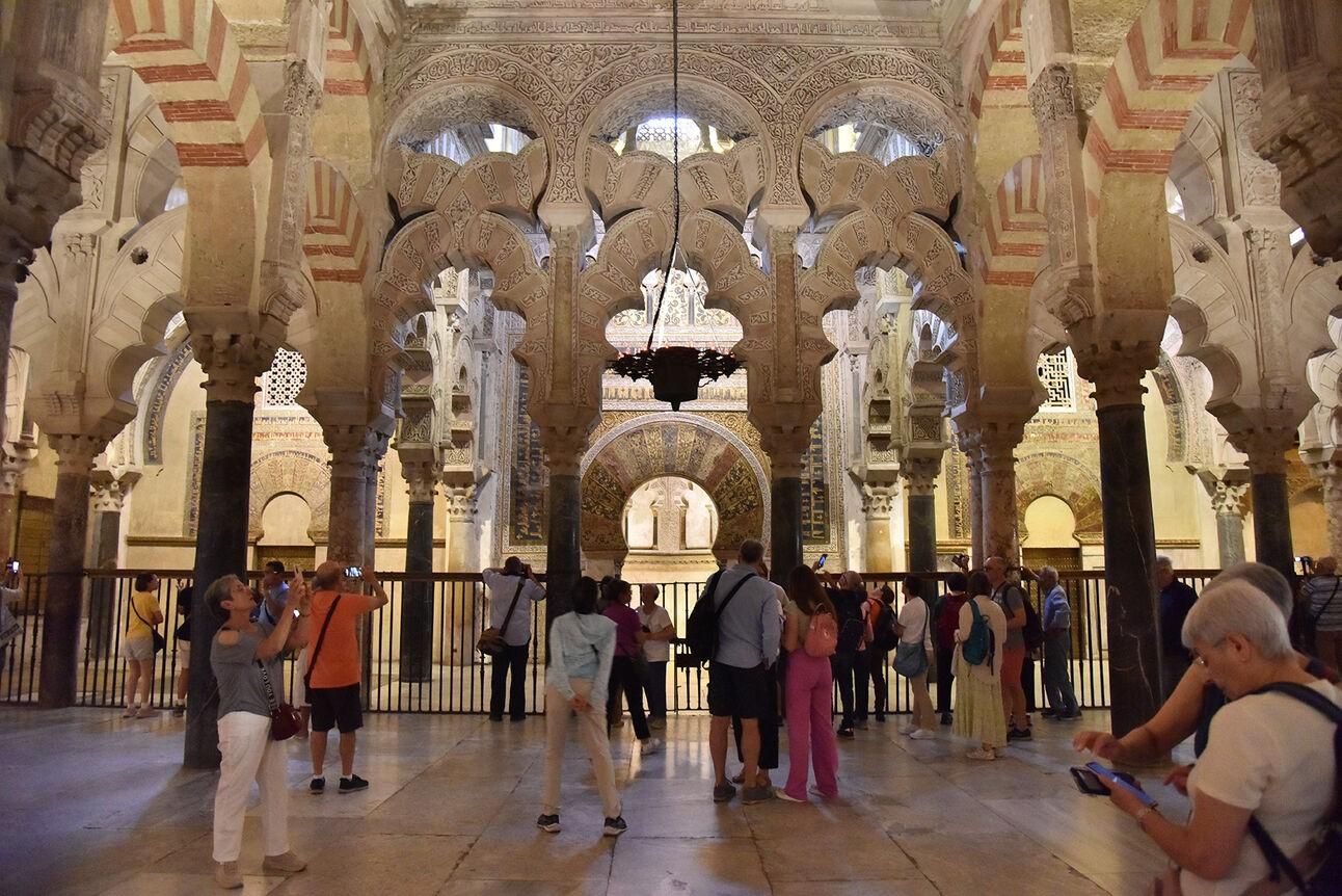 Turistas en la Mezquita-Catedral. / Juan Ayala