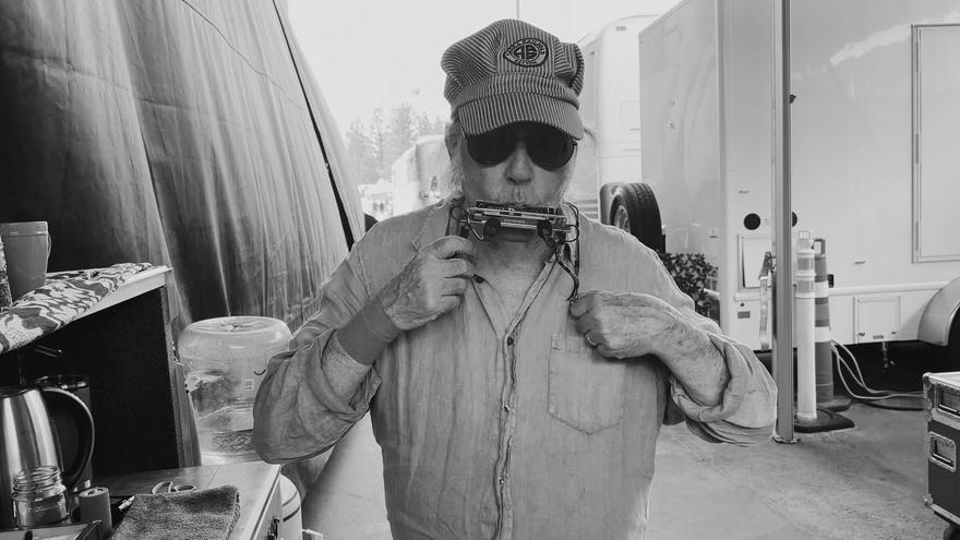 Neil Young, en una imagen del documental 'Coastal' / Daryl Hannah / Coastal