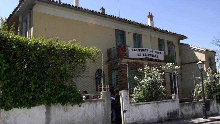 Fachada de la casa de Vicente Aleixandre en el número 3 de la calle Velintonia. / Agencias