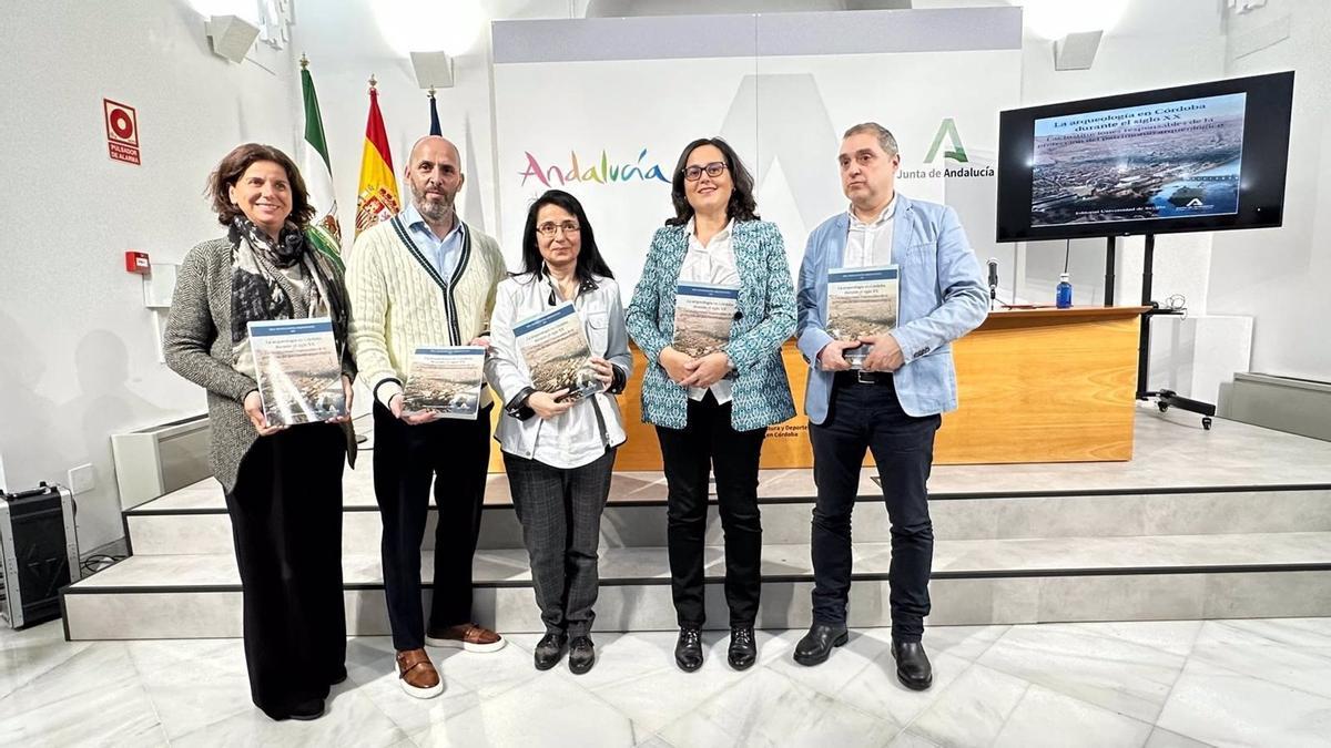 Presentación de 'La Arqueología en Córdoba durante el siglo XX. Las instituciones responsables del patrimonio arqueológico'.