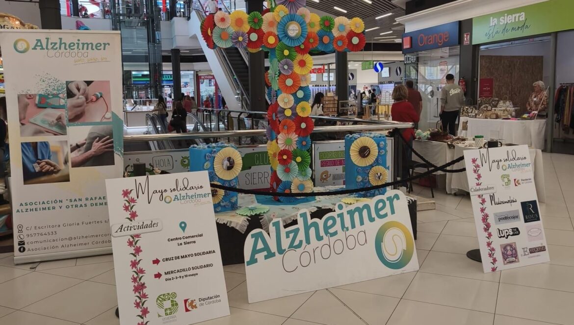 Cruz Asociación Alzheimer Córdoba / Redes Centro Comercial La Sierra