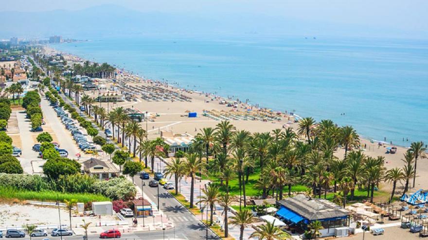 Playa de Los Álamos, en Torremolinos. / TURISMO TORREMOLINOS