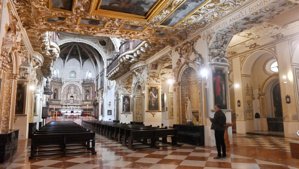 Interior de Iglesia de San Agustín de Córdoba / Juan Ayala