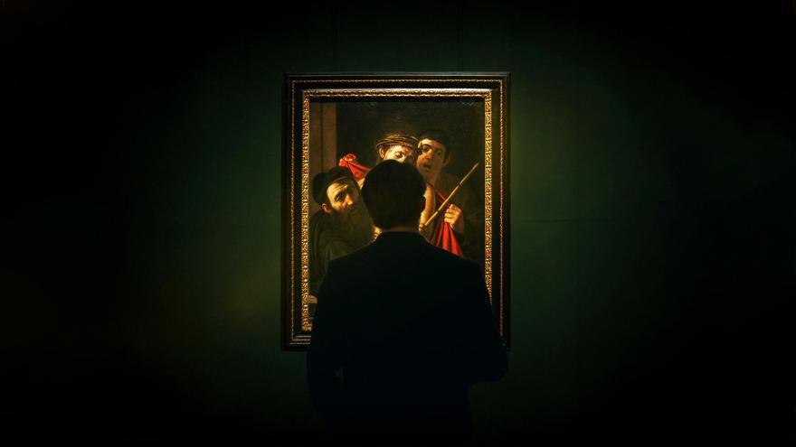 Un fotograma de 'The Sleeper. El Caravaggio Perdido', el documental sobre el 'Ecce Homo' del pintor italiano que aparece en la imagen. / Cedida
