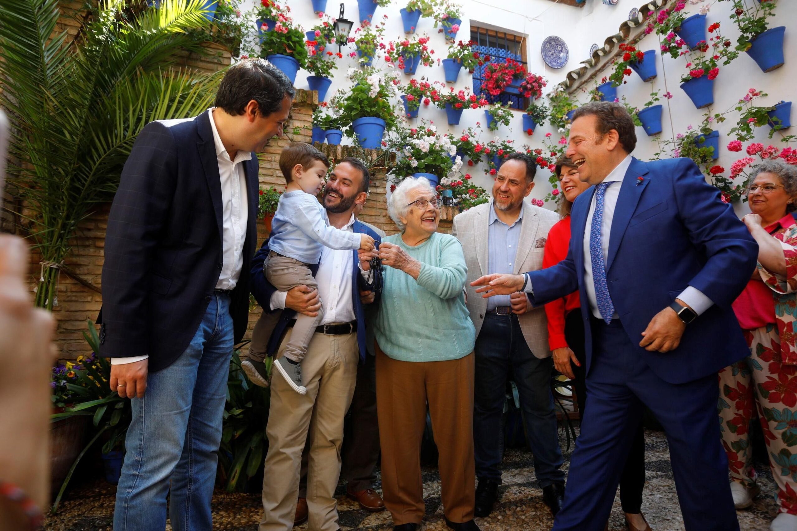 Presentación de la Fiesta de los Patios en la calle Guzmanas, 4. / Miguel Ángel Salas