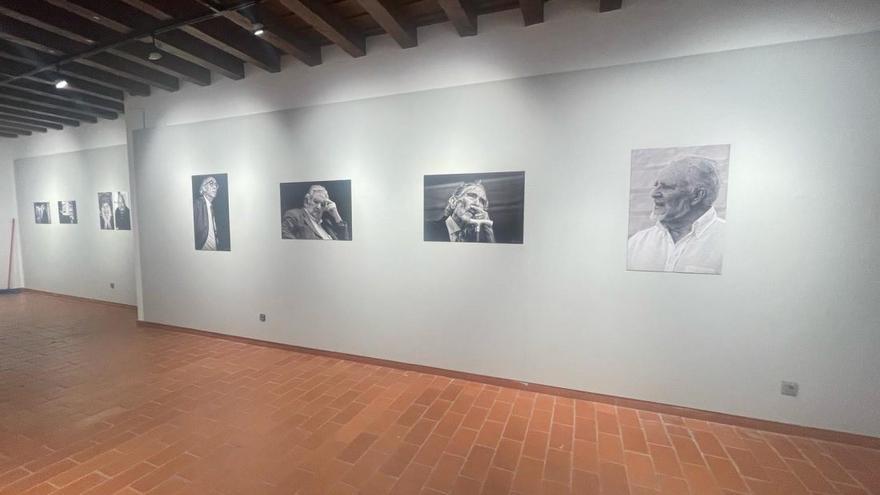 El fotógrafo Braulio Valderas expone 'Miradas al alma' en el Espacio Gala con 30 años de retratos. / Europa Press