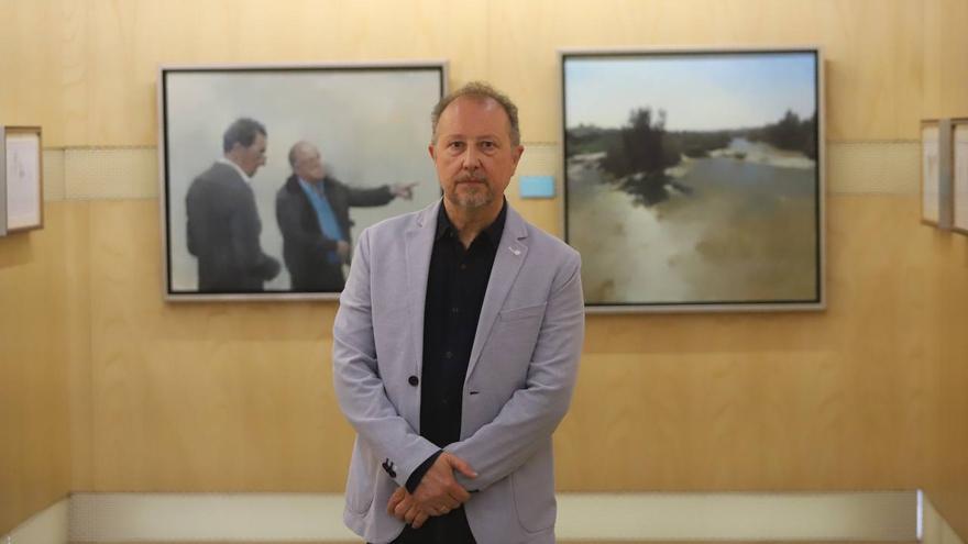 El pintor cordobés Francisco Escalera presenta su exposición. / Víctor Castro