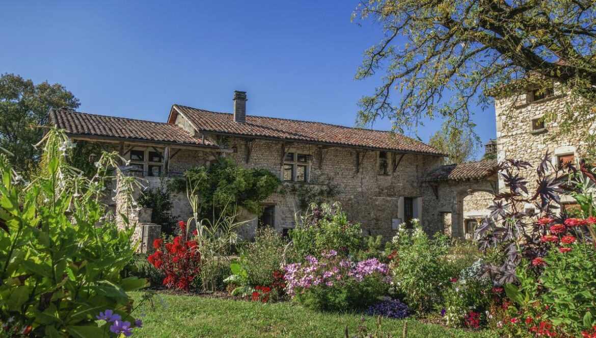 a garden in front of a house